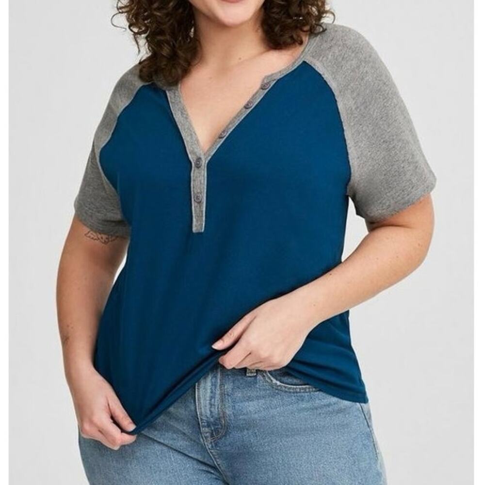 Torrid Heritage Navy Gray Jersey Raglan Henley Tee Shirt Plus Size 00 M L